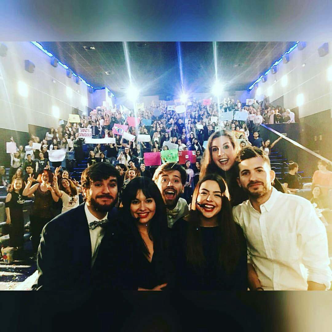 JosephJaumeRV's tweet photo. Ya hace un año de este MARAVILLOSO Y MAGNIFICO día, ojalá repetirlo este año... #ghsims3final #GHSIMS4 #ghsimsvip @Fizpireta @berry_qb_ @kikillovlogs @CoqueMacho @percebesygrelos @uyalbert_uy @pabletesesmero @rafaelsenen 💗💗💗💗🤗🤗🤗🤗🔙🔙🔙🔙 @palaciodehielo https://t.co/MAEKQGm7NB