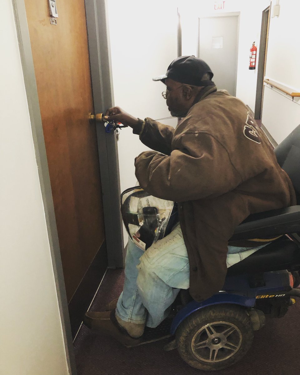 OpenTableNash's tweet photo. ❤️✨ Sparkle! ✨❤️
We're over the moon about moving Thomas into his new apartment! You can read his Truth and Wisdom columns in the Faith Unity paper. Welcome home, dear friend! #opentablenash #housingendshomelessness #housinghealinghope https://t.co/764oLREqNV