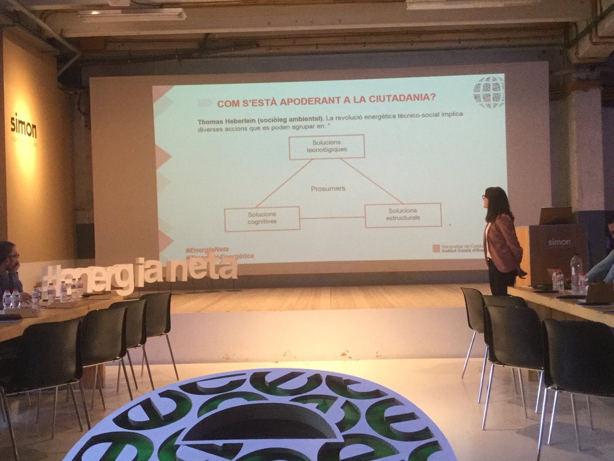 Assumpfarran's tweet photo. Empoderament de la societat: tenim les eines tecnològiques, els models de finançament participatius. Per què no ens impliquem doncs? No canviarem res des de la crítica però ho podem canviar tot des de la implicació @energiacat #RepteSolar https://t.co/3Gja9wSHiv