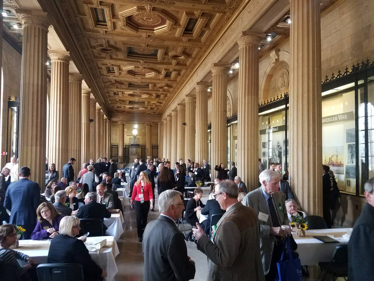 ILFERTCHEM's tweet photo. It's Ag Legislative Day at the Illinois State Capitol today! Thanks to Gov Rauner for stopping by and addressing the crowd. Also thanks to Rep Charlie Meier for meeting IFCA board member Jason Wesslund & Jason Solberg. #agday #agbreakfast #agriculture @GovRauner @RepCharlieMeier https://t.co/Vzy6zY9SjH