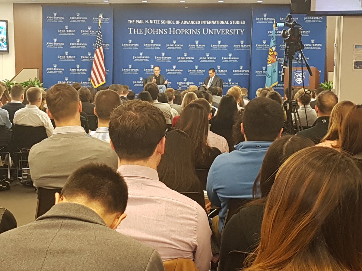 #SAISBOUND @SliceOfSAIS Open House listening to SAIS alumnus #GregAsbed share experiences with <a href="/vali_nasr/">Vali Nasr</a> and admitted students!
