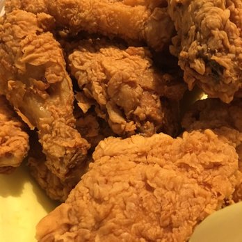 Ahhh, the most delicious day of the week. It's Fried Chicken Wednesday here at XO. Serving up only the freshest Baffoni Farm fried chicken! #Xo #FCW