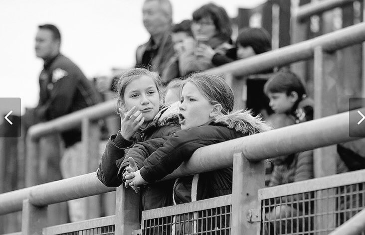 rich_groves82's tweet photo. Love seeing this one watching @LewesFCWomen . Loves every Sunday at the Pan & away days!! #rookettes #coyr 🔴⚫️🔴⚫️ #sussexrossoneri #lewes #thisgirlcanplay #girlswhoplayfootball #grassroots #equality @EqualityFC (thanks for the pic: @Gingeraction ) https://t.co/C8Sg0aQNkn