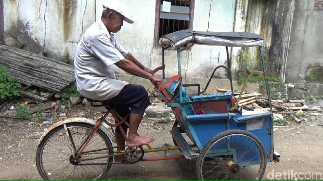 Lo mewah2an pake uang bapak tukang becak yg bertaun2 nabung untuk cita2 mulia berangkat Umroh, bajingan penista agama sebenrnya lo, tpi karena lo temen mereka, lo ga di demo berjilid2..