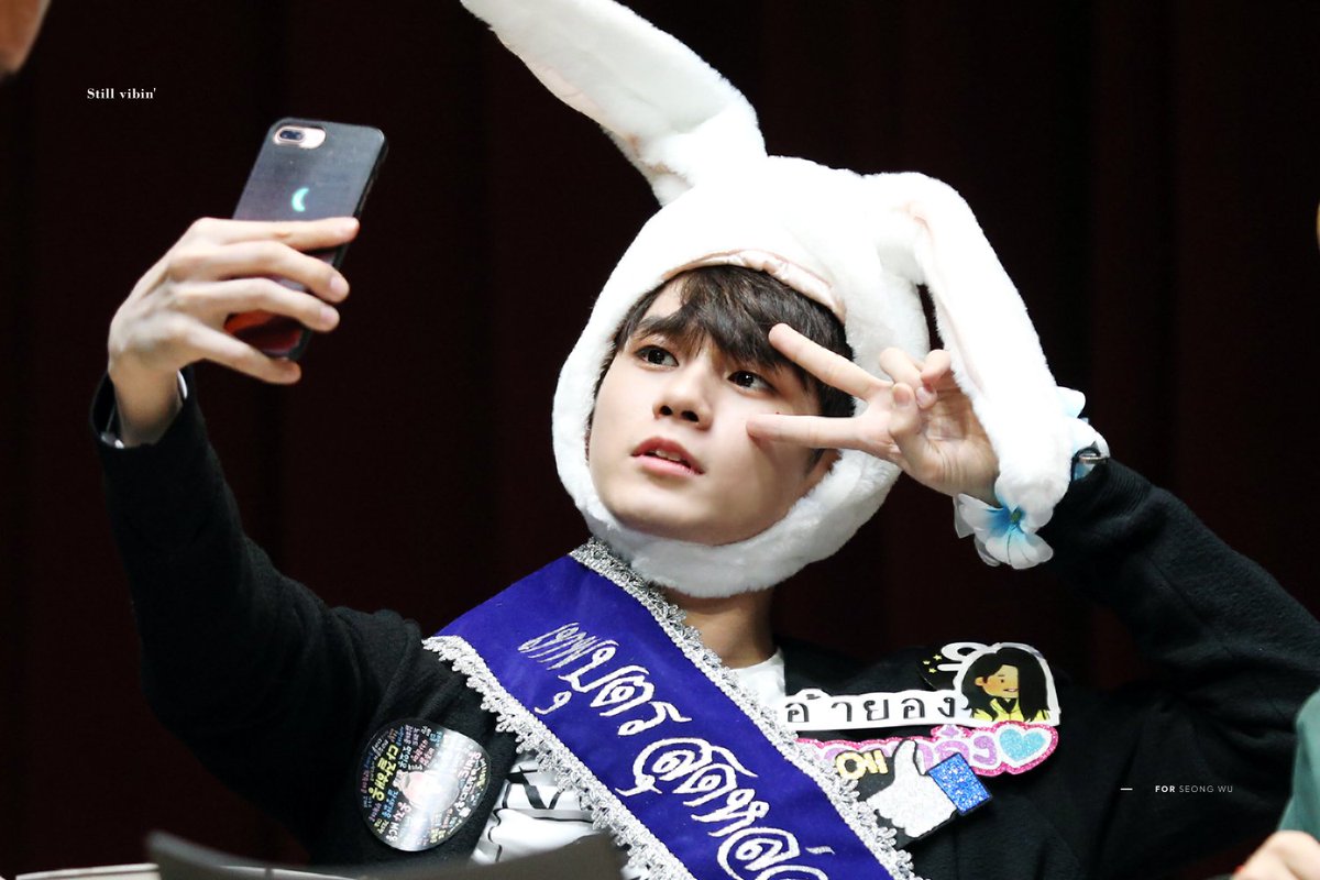 stillvibin_'s tweet photo. 우리토끼 쩜 섹씨,,,, #옹성우 #OngSeongwu #wannaone https://t.co/QUTueOhTg2