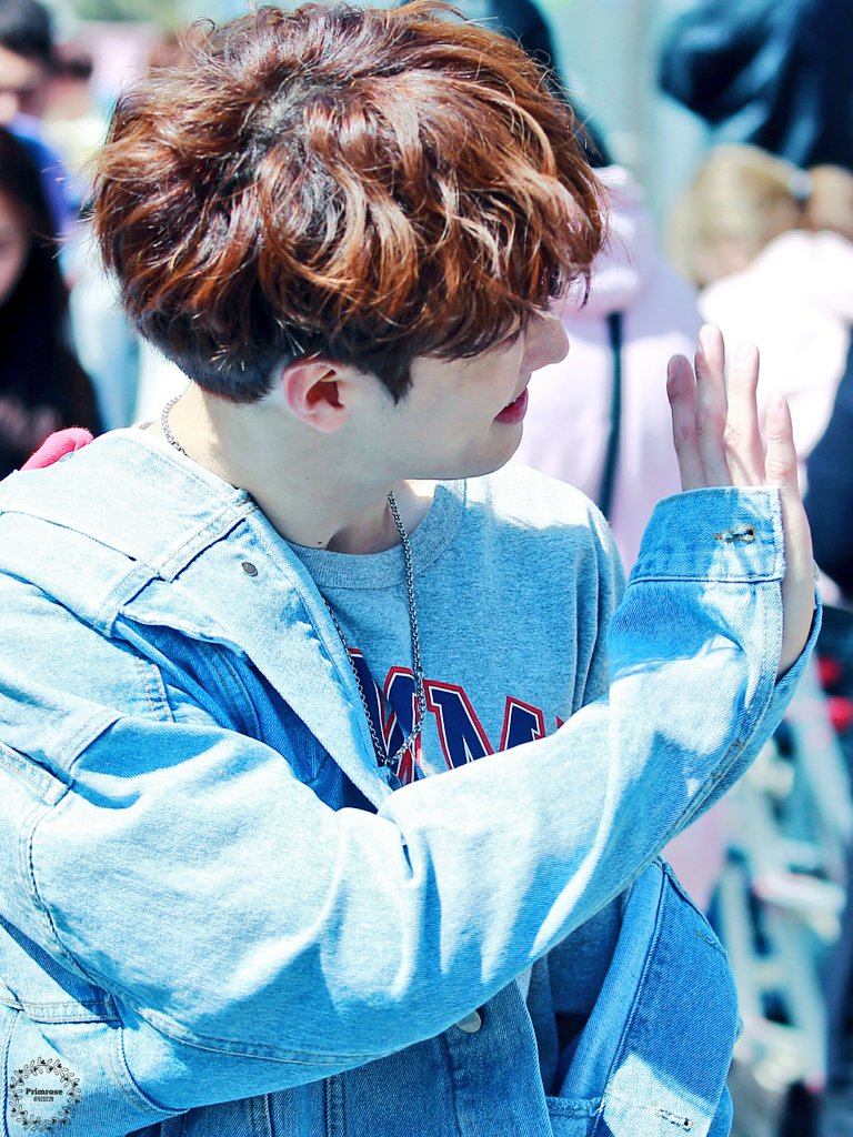 92O226_'s tweet photo. 《180411 유앤비 버스킹HQ🐾》

봄봄봄 봄이 왔네요~~~🌸🌸🌸

#유앤비 #빅스타 #UNB #BIGSTAR #Feeldog #필독 #오광석 #독씨 #더유닛 #THEUNIT #감각 #온리원 #onlyone 
@feeldog_bpnn https://t.co/QKmMfoGL2N