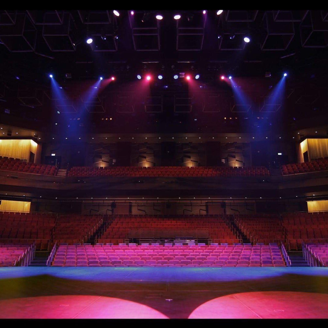 Poltronafraume's tweet photo. The MGM Theater in Macau, Asia's first dynamic theater. Poltrona Frau Contract Division has designed 2000 seats specially designed to be set up in more than 10 different configurations ensuring the greatest entertainment experience. https://t.co/gJOdfdyGCe