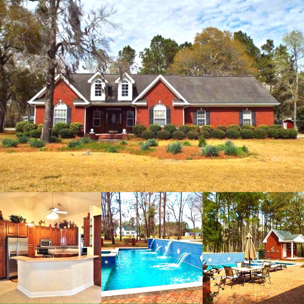 chrisvelamb's tweet photo. Beautiful 4 bedroom 3 bath home on almost an acre of land on Old Reaves Ferry Road - $274,900! Message me for details. #myrtlebeach https://t.co/3r20czMjVG