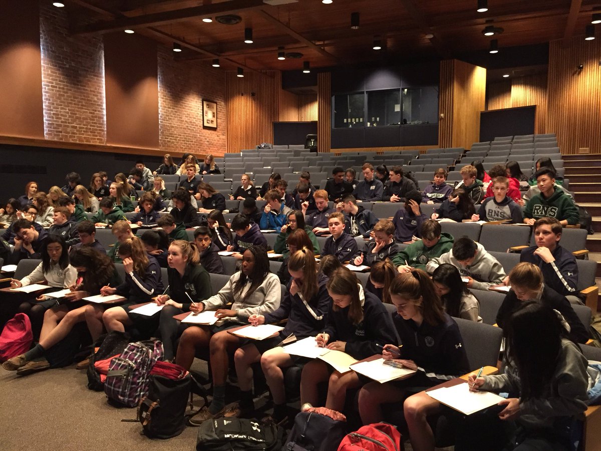 vogtteaching's tweet image. Collaborating as a department with students to foster and model essential reading, analytical and writing skills? Yes please! #LearningAlongSide #21stCenturySkills #RnsDiscovery @RNS1877 @CraigJollymore @jadykerman