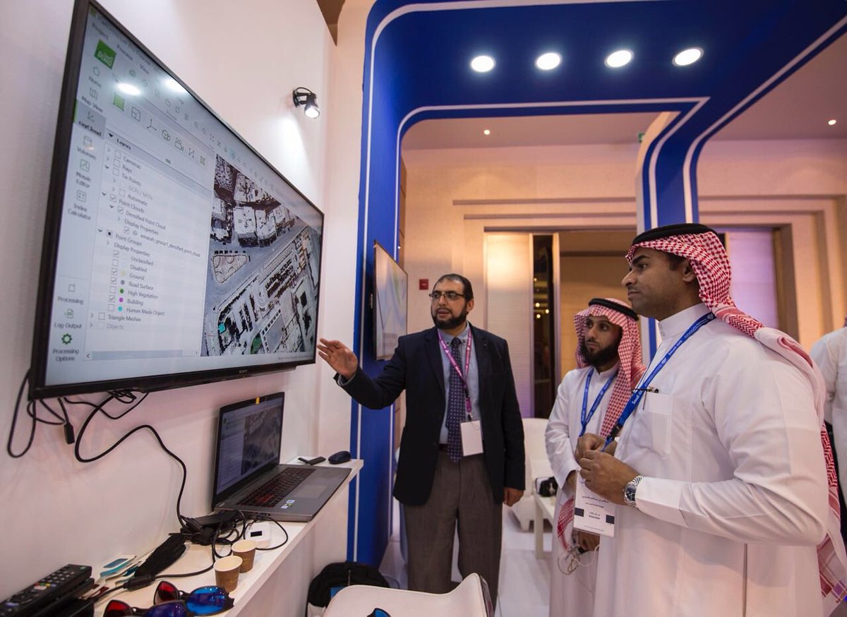 Ahcec_Sa's tweet photo. عملاؤنا من #هيئة_تطوير_المدينة في ملتقى #نظم_المعلومات_الجغرافية #الدمام https://t.co/mOX7FbYn08
