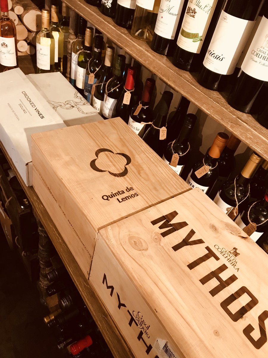 crossingptcafe's tweet photo. Just love when a delivery comes from @LisbonwinesUK @QuintadeLemos #Dona Santana #CasalDaCoelheira #Mythos &amp; #CrookedVines #RedDouro https://t.co/NOhWNGlOgr