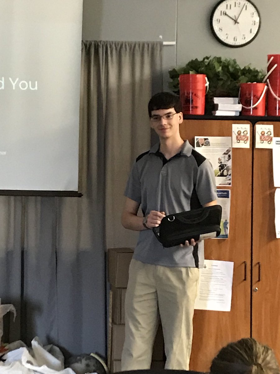 VikingNewTech's tweet photo. Senior capstones!  Learning about  investing. https://t.co/cv0JIohuO9