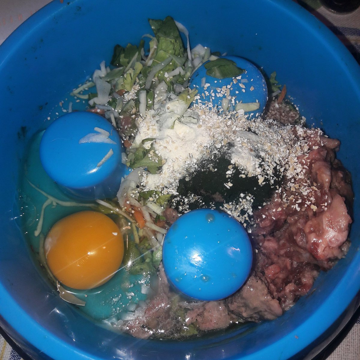 Edicsi's tweet image. #Zoknivacsi #BARF #nyersetetés #csakabarf #Farkaskonyha