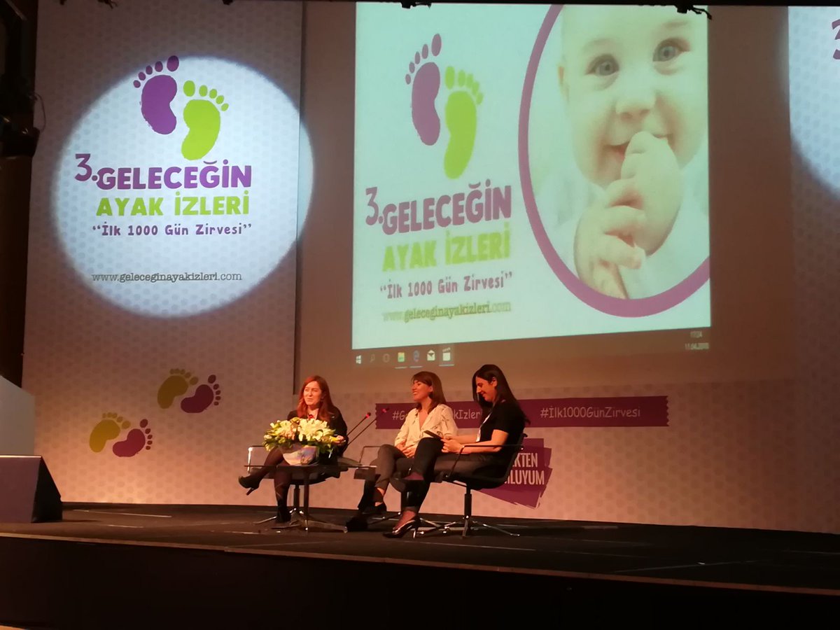Uzman Psikolog Sinem Olcay Kademoğlu @SinemOlcayKadem, 
CocuklaNereye.com Kurucu Ortakları Özlem Puhalıoğlu, ve Ömür Erdem Çelik ile birlikte Anne-Bebek İletişiminde zihinsel gelişimin temeli oturumunda #ilk1000gün