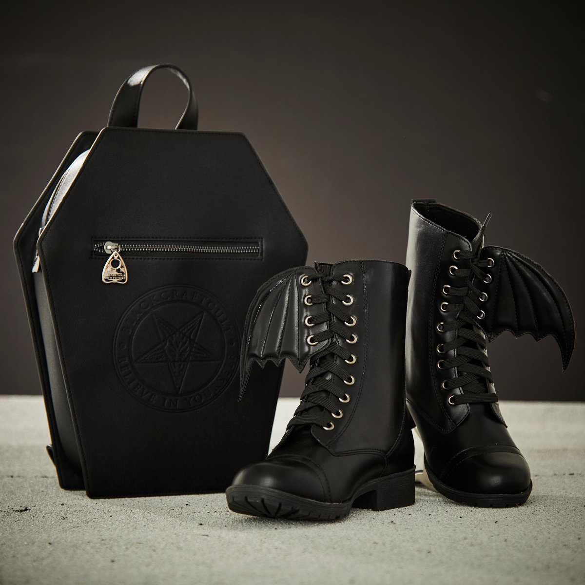 v4uYIhxgKs Bat wing combat boots 