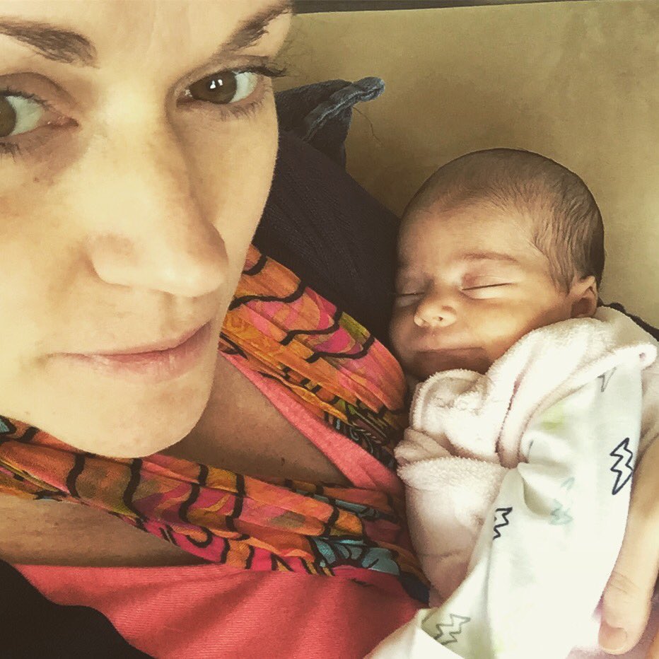 JennGuerriero's tweet photo. Worked a solid day all before 10:30 today. Home now to #mom. I’m so lucky to have a partner who supports my career and offers me the flexibility to #work with a new babe. #mommasbusycuringcancer #solucky #lovetomom #lovetowork #canihaveitall @JasonGuerriero https://t.co/4pyXjZEC7M