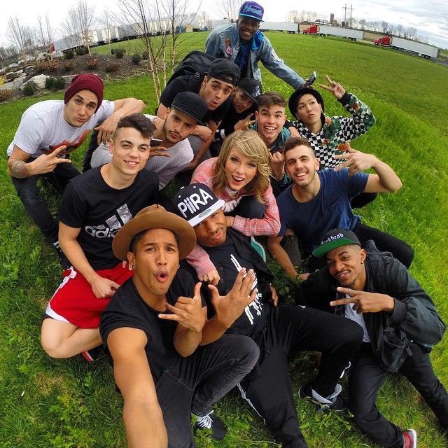 taysevolution's tweet image. The tour dancers - then &amp;amp; now!