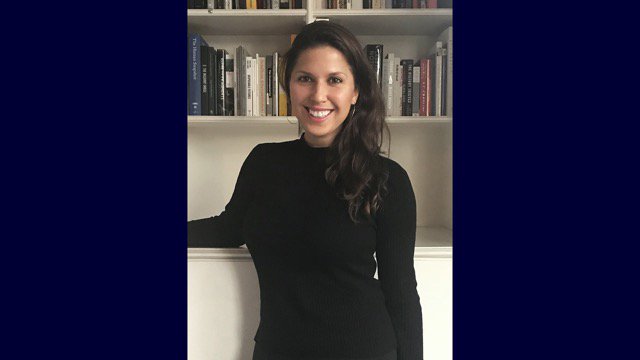 RCA's tweet image. ANNOUNCEMENT: We&apos;re thrilled to welcome Dr Esther Teichmann as Head of Programme #MRes RCA and Critical &amp;amp; Historical Studies (CHS) Coordinator. An @AlumniRCA, Esther joins us from @UAL, where she was a Senior Lecturer in #Photography. ow.ly/5SFd30jr7A4 #researchprogrammes