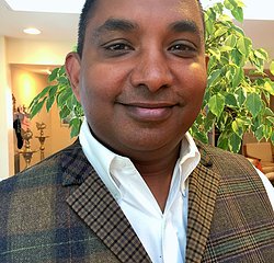 shopinapp's tweet image. CEO of Block One Capital Inc., Sothi Thillairajah, specializes in capital raising and business development strategy for early-stage companies and industry-specific blockchain solutions. Sounds like we're a great fit 😉 We are so thrilled to have you on board as an advisor Sothi!