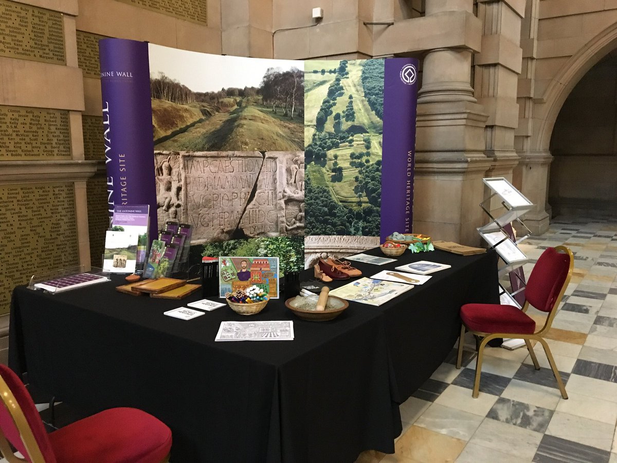 lou_giggles86's tweet photo. Great day here @KelvingroveArt celebrating #worldheritage day!  @HistEnvScot @welovehistory #antoninewall #roman #shoes #mortaria #writingtablet https://t.co/fiFw4ljKOK