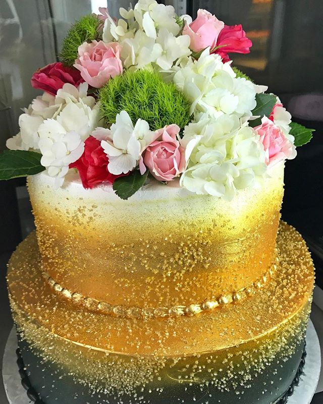 Creating #customcakes takes passion &amp; skill but it also takes patience. 

#BeascakesBakery #NewYork #Westchester #ArmonkNY