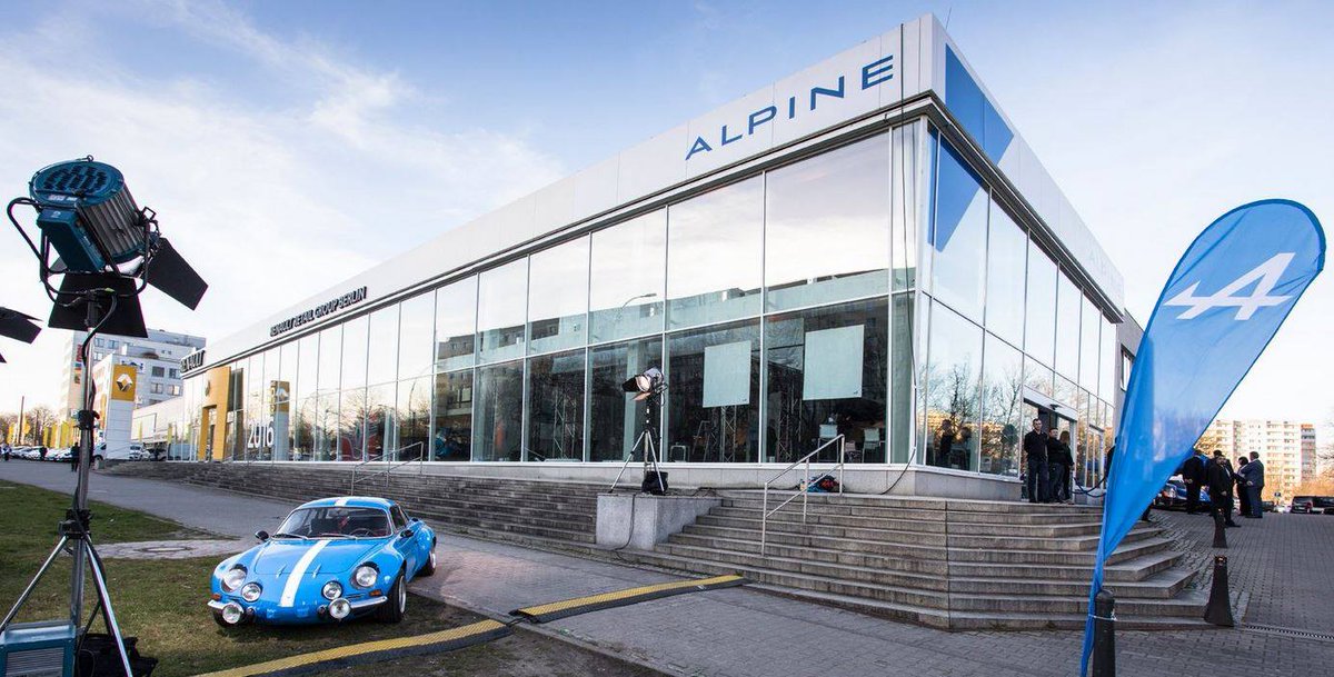 Le Centre Alpine Berlin ouvre ses portes. L’occasion de venir découvrir la nouvelle #AlpineA110 et l’exposition photo de <a href="/sebastienstaub/">AIPC.computer Hardware.computer Software.computer</a>.