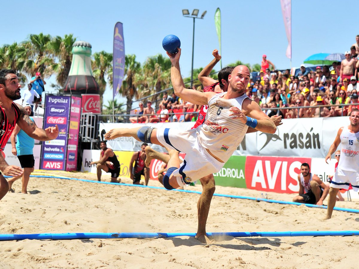 🏆 #Arena1000 | 📆 Valencia seguirá siendo Arena1000 de Balonmano Playa 
📰 rfebm.com/noticia/valenc…