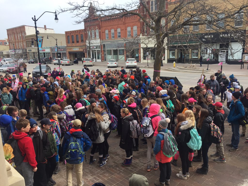 CameronStPS's tweet photo. Opening Ceremonies!!! #cwoodpink2018 #dayofpink #supportivetown #schoolsunite @SCDSB_Schools @SCDSBequity @TownCollingwood https://t.co/qypmtialrr