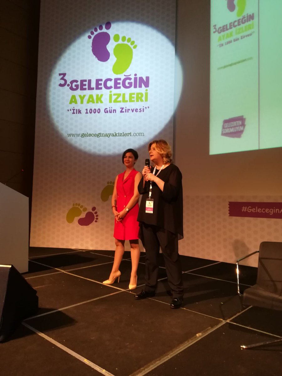 . @giyenbayan 'ın ilk sunuculuk deneyimi oldu zirvemiz. Kapanış anonsunu <a href="/sebnemben/">Şebnem Çavuşoğlu</a> ile birlikte gerçekleştirdiler. Seneye, 10 Nisan 2019'da, 4.GELECEĞİN AYAK İZLERİ #ilk1000gün Zirvesinde görüşmek üzere!