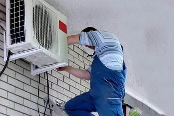 Poeair's tweet photo. "If you don’t clean fans and other similar equipment, you will have issues breathing." https://t.co/hwl3IK4gFo #AirConditioningTips #Acmaintenance #FortWorthTexas https://t.co/J7dLnkYdLb