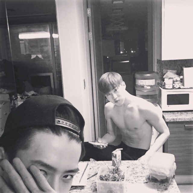 n년 전 오늘의 세훈 tweet media
