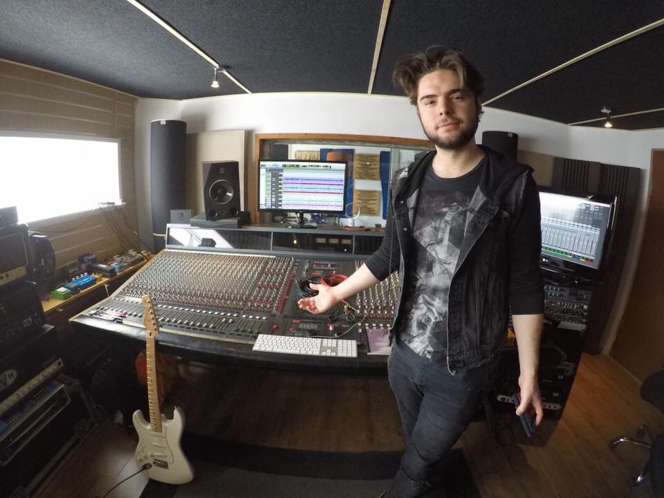 ANTfansITA's tweet image. @ANewTomorrowUk @MyKeyKew e la prima sessione di registrazione nel nuovo studio della #band al #roguestudio di #wembleypark #londra