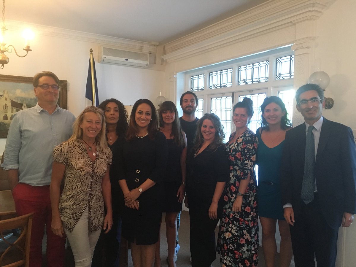 amarl_m's tweet photo. Le dynamisme et l’esprit d’équipe des associations françaises de #CapeTown présentés à Mme la Députée @Amelia_LKF @EntraideduCap @zipzapcircus @FranceCapeTown #carecruisers #capetownaccueil #beyondbarsacademy #leclap https://t.co/gHCYI4IifO