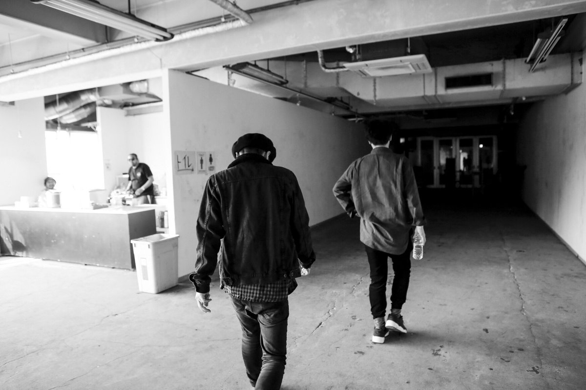 BASIC_MUSIC_'s tweet image. #舞台へ向かう瞬間 #ボタとサーカス #basicmusic #BASI #韻シスト  
photo by @hoshina1987