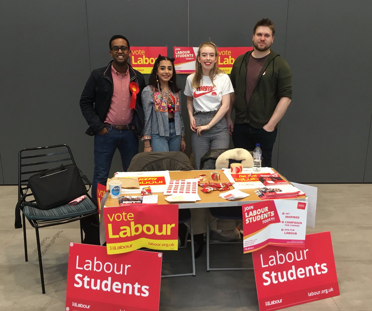 UWLLabour's tweet image. The dream-team today in the Heart Space promoting UWL Labour and meeting students!! Thank you so much for coming @DannyFiler @z_zxzx_z @AbdiwaliUK 🌹