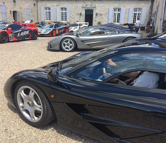 alexsmolik's tweet photo. Even if you get lost and arrive a bit late, know that there will always be a parking spot for a McLaren F1 😝 #MacF125 #mcLarenF1 #F125 #25thanniversary #McLarenF125 https://t.co/g50PUtTNy8 https://t.co/i0xhMYLdx8