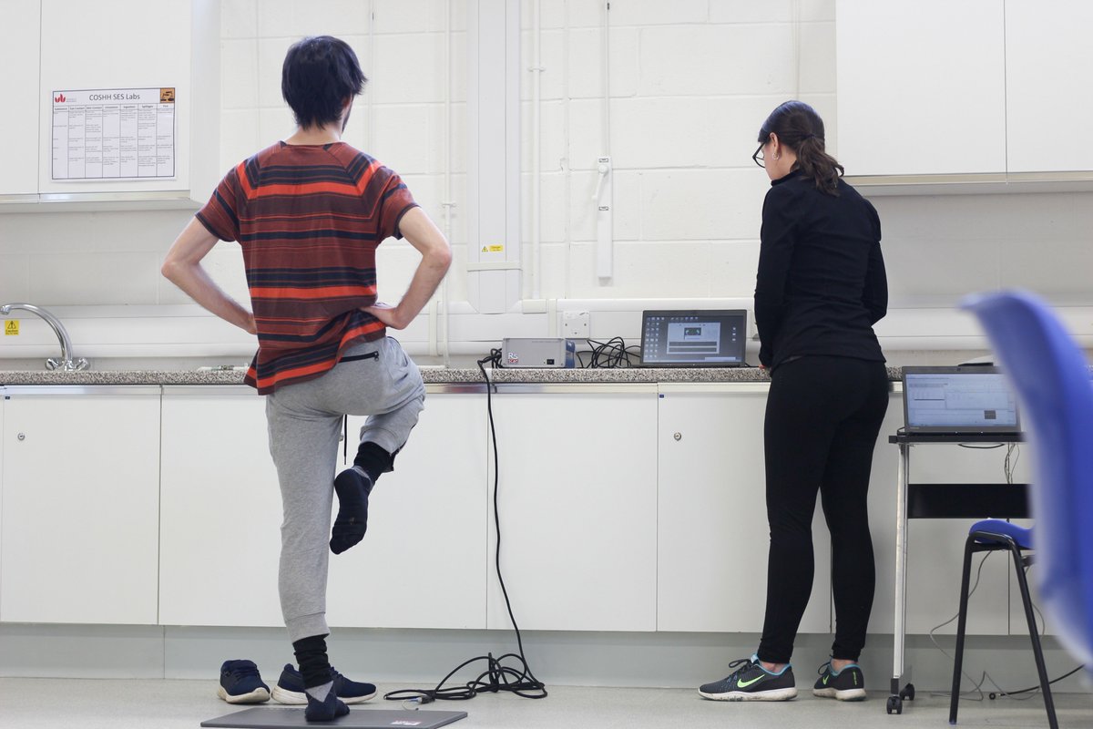 uniofbeds_SSPA's tweet photo. Some fab biomechanics going on in the labs today for #NBD2018! @uniofbeds Dance Science students are getting to grips with our Footscan System 🤸♂️📊 https://t.co/SlfjCIm4Ky