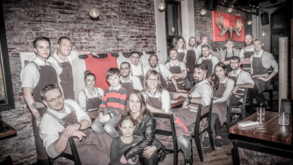Resto_Legende's tweet photo. La Légende est fière de représenter la @villequebec dans @Canadasbest100 en compagnie du Battuto et du restaurant l’Initiale. #canadasbest #canadas100best https://t.co/qZqbAUpk6f