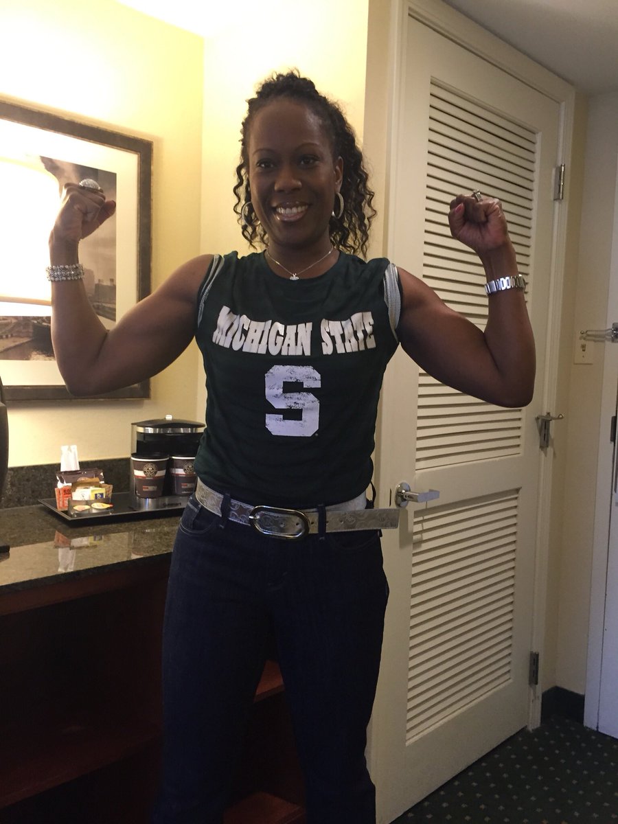 jar_naee's tweet image. Happy Birthday to the woman I see everytime I look in the mirror. Everything I do is in honor of you😘 Gone but NEVER forgotten. I wish I had one more second, one more hug, one more laugh, and one more conversation. I love you &amp;amp; miss you sooo much😪💜 My Guardian Angel🕊 #RIPmom