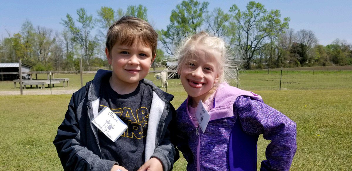 Kristen77113882's tweet photo. Pine Valley kindergarten farm trip! #goats #farmlife #thatshisgirl #pvchat @teachnrun1 @samkan23 @MandiJames2014 @MrsHawkinsPV https://t.co/L0fWFnsmpg
