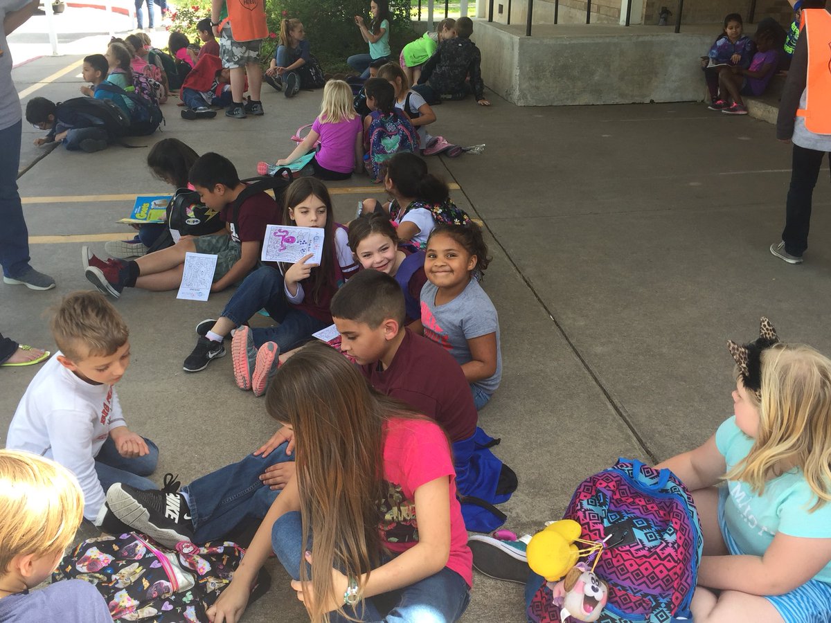 ms_dej's tweet photo. #ilovemyschool #lovemyschool #Navproud https://t.co/SR0ZocowXO