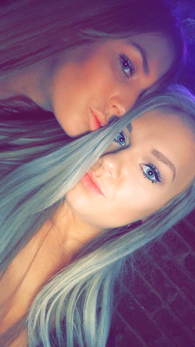 Alpha Xi Delta tweet media