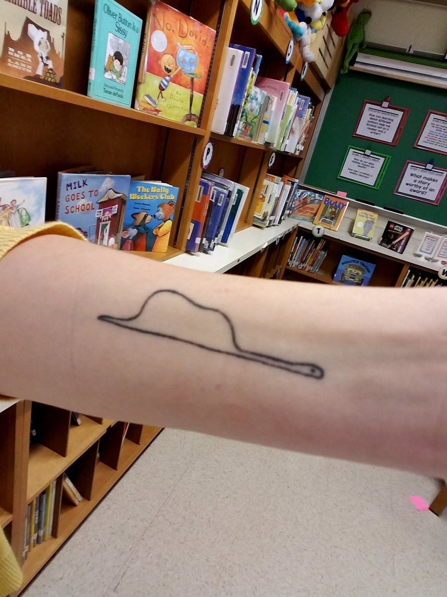 SOESlibrarylady's tweet photo. #shelfie with my #favoritebookever #slm18 #bcpslms #LePetitPrince I love it so much it's one of my #tattoos #neverloseyourwonder #alwaysimagine #librarylove https://t.co/huOmUa2ADu
