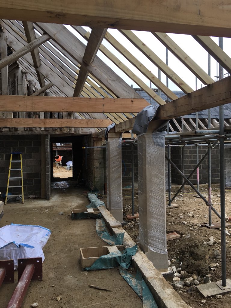 Some excellent carpentry allowing the bottom chord of these trusses to be replaced at Bibury Farm with <a href="/Blake_Architect/">Blake Architects</a> and Corinium Construction.