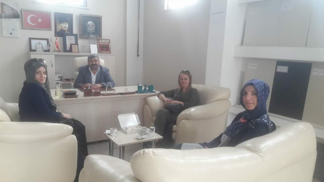 Teşkilatımızın Kurucularından Sn. İsmail YILDIRIM'a, Kadın Kolları Başkanımız Sn. Gülçin ARICAN ve yönetim kurulu üyelerimiz ile birlikte ziyarette bulunduk. Kendilerine çok teşekkür ediyoruz.