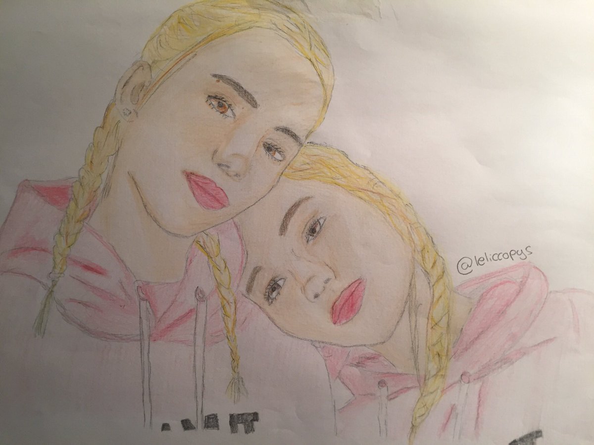 leliccopys's tweet photo. Leli I made this draw for you ✨ I know is not so good but I tried my best 😂 Hope you like it! I love you so much 💛 @lisaandlena https://t.co/61JFOkpg0T