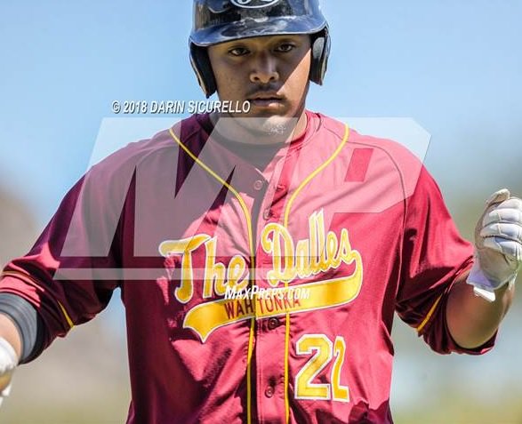 TOPACTIONSPORTS's tweet photo. Game Action! > https://t.co/1vtJsOBrU5 Dakota Ridge vs. The Dalles @DRHS_baseball @DRHS_Athletics @TDBaseball1 @tdhsathletics #PrideClassic @MaxPrepsPR #AIA #AZBaseball #Arizona https://t.co/LRr3RspGrw