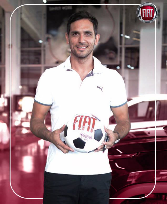 FIATpy's tweet photo. ¡Nuestro embajador @RoqueSantaCruz estará disputando el partido de hoy con la potencia de un Fiat toro! https://t.co/7GPfn7qbIQ