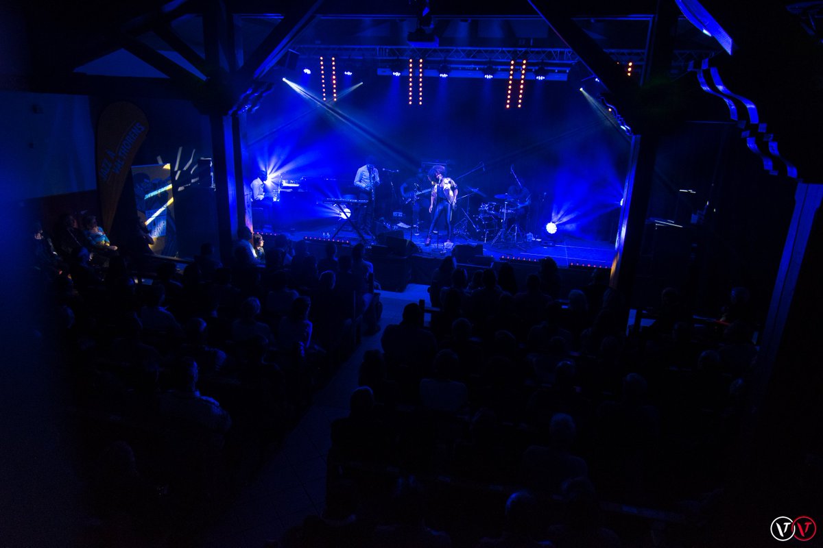 Val_Tho's tweet photo. Merci @chinamoses pour cette énergie incroyable pour notre première édition de #JazzAValThorens ! 🎸🎺🎼🎹🥁 @jazzavienne https://t.co/mtjD2P49zk