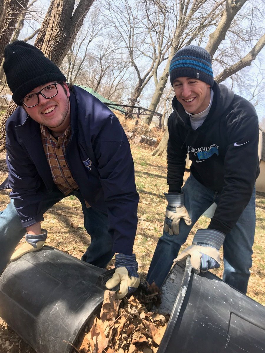 AlphaDeltaGamma's tweet photo. Community=Family and the best way to show love is through service https://t.co/CxTRmCUvtK